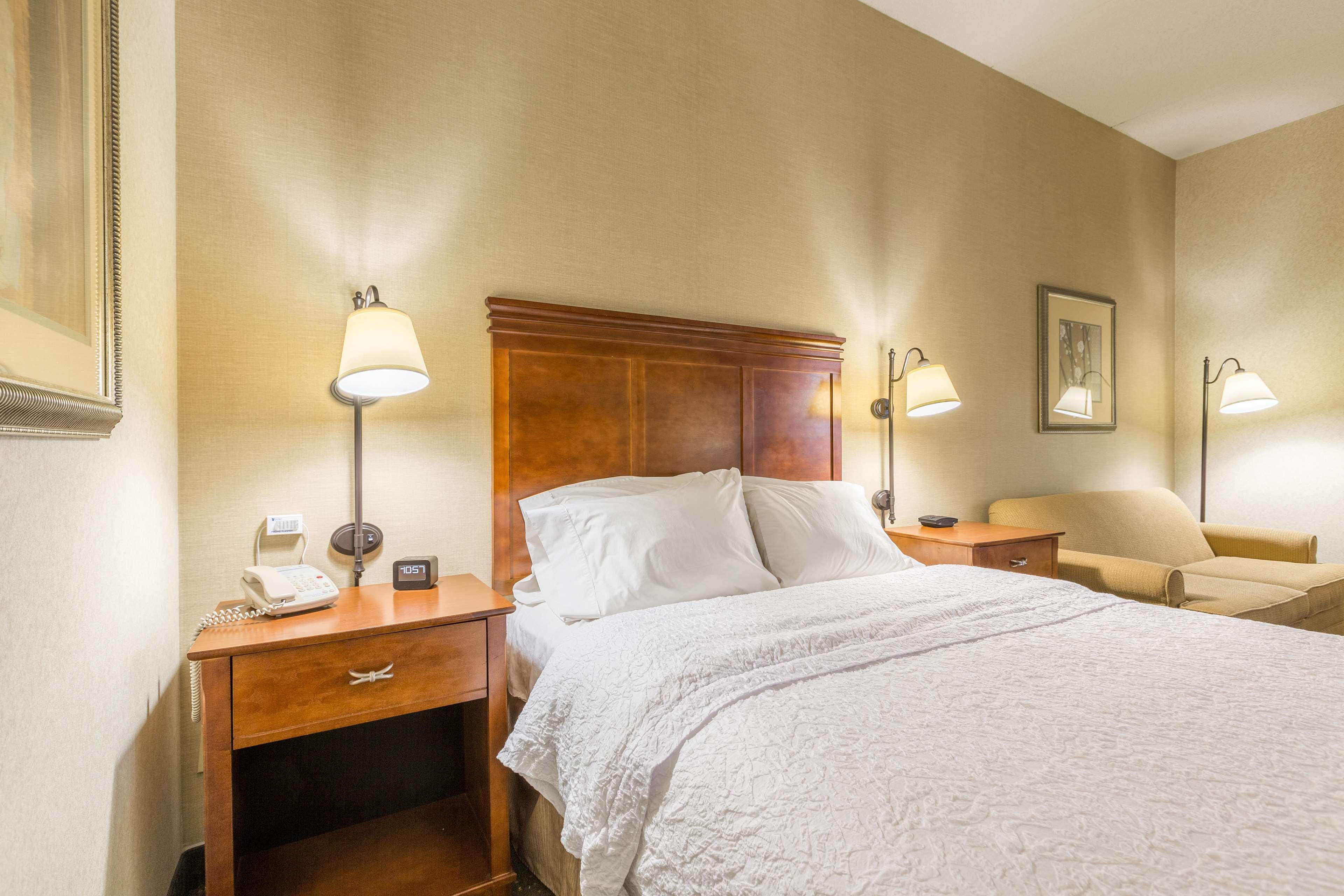 Hampton Inn Sidney Exteriör bild