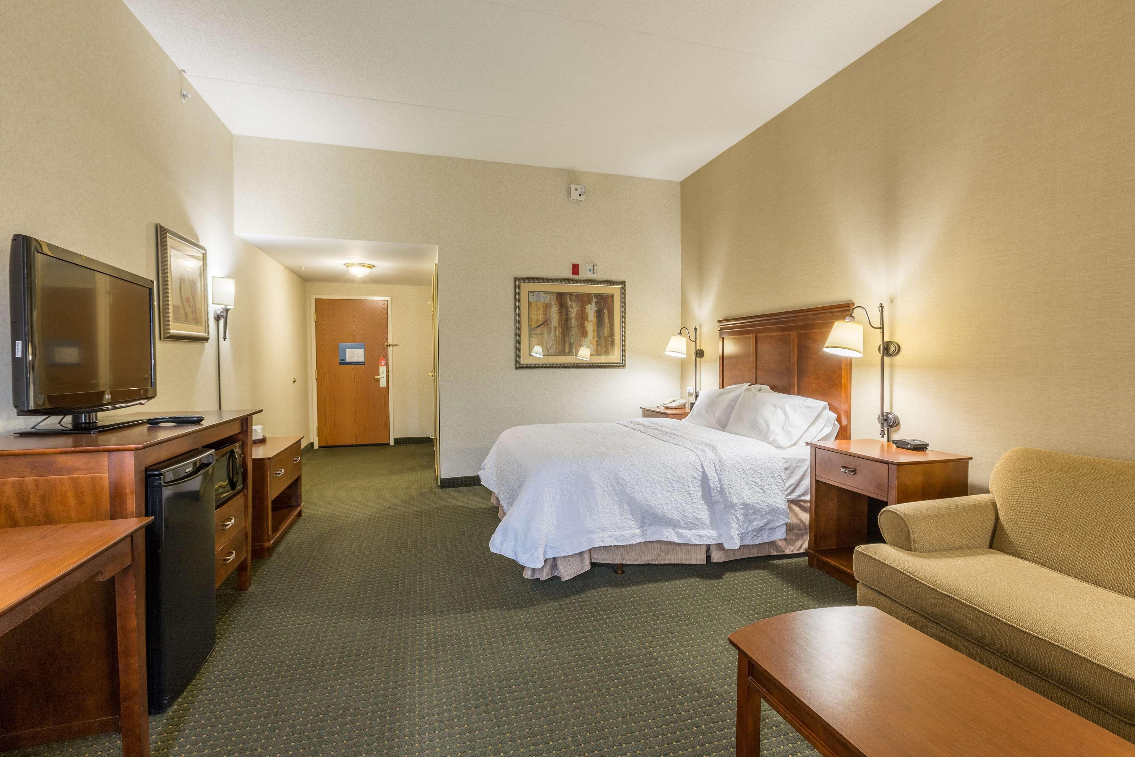Hampton Inn Sidney Exteriör bild