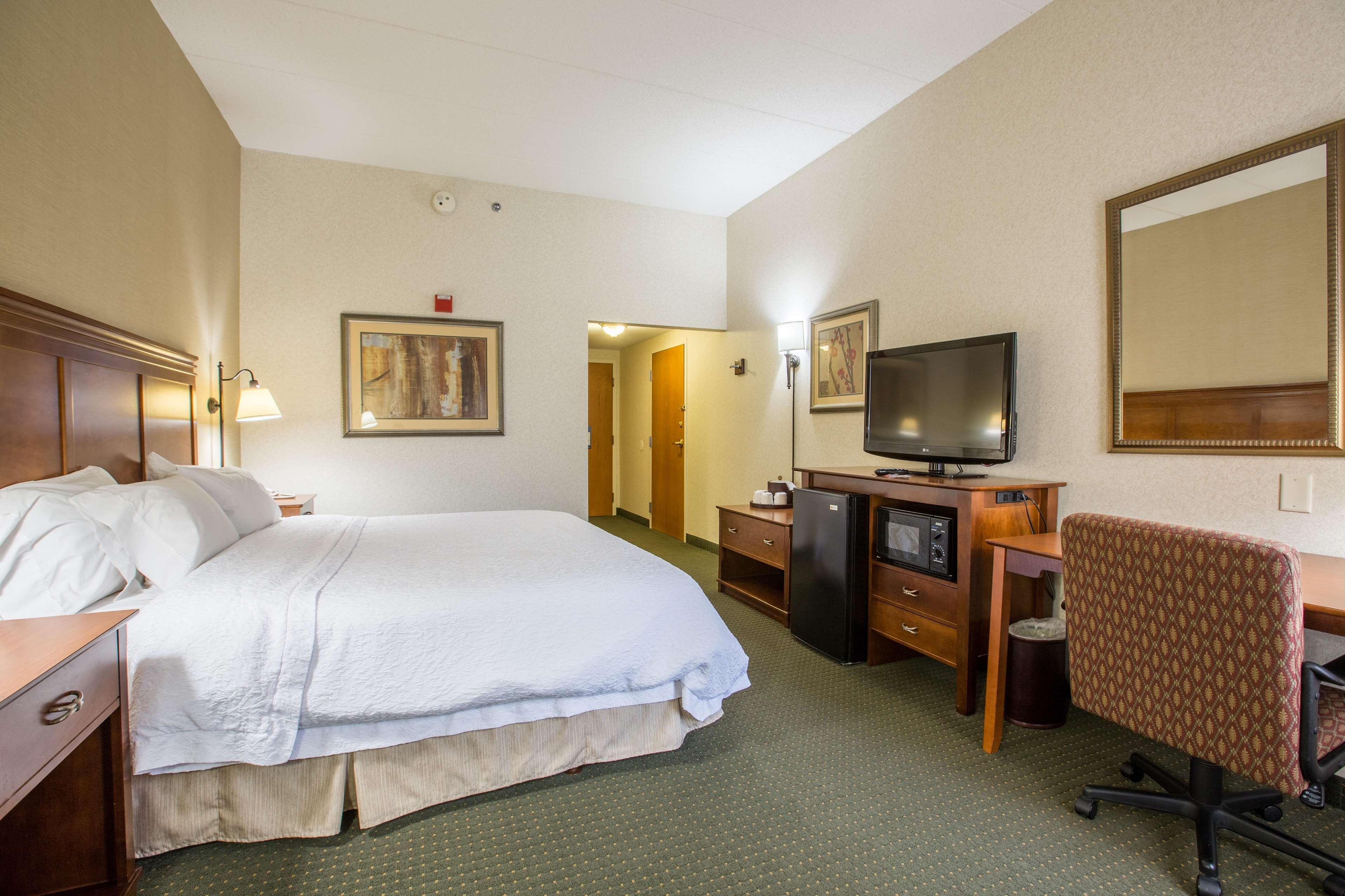 Hampton Inn Sidney Exteriör bild
