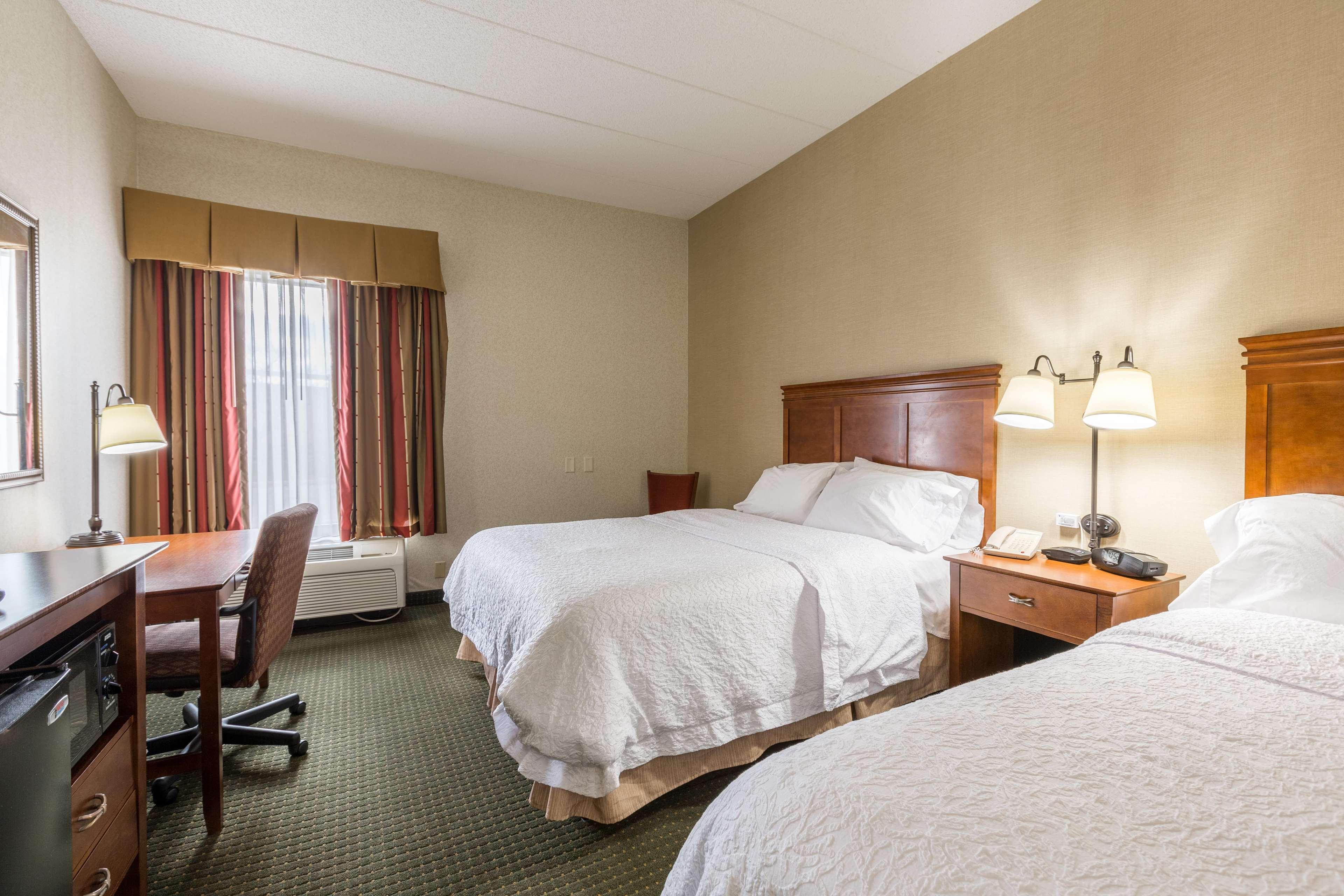 Hampton Inn Sidney Exteriör bild