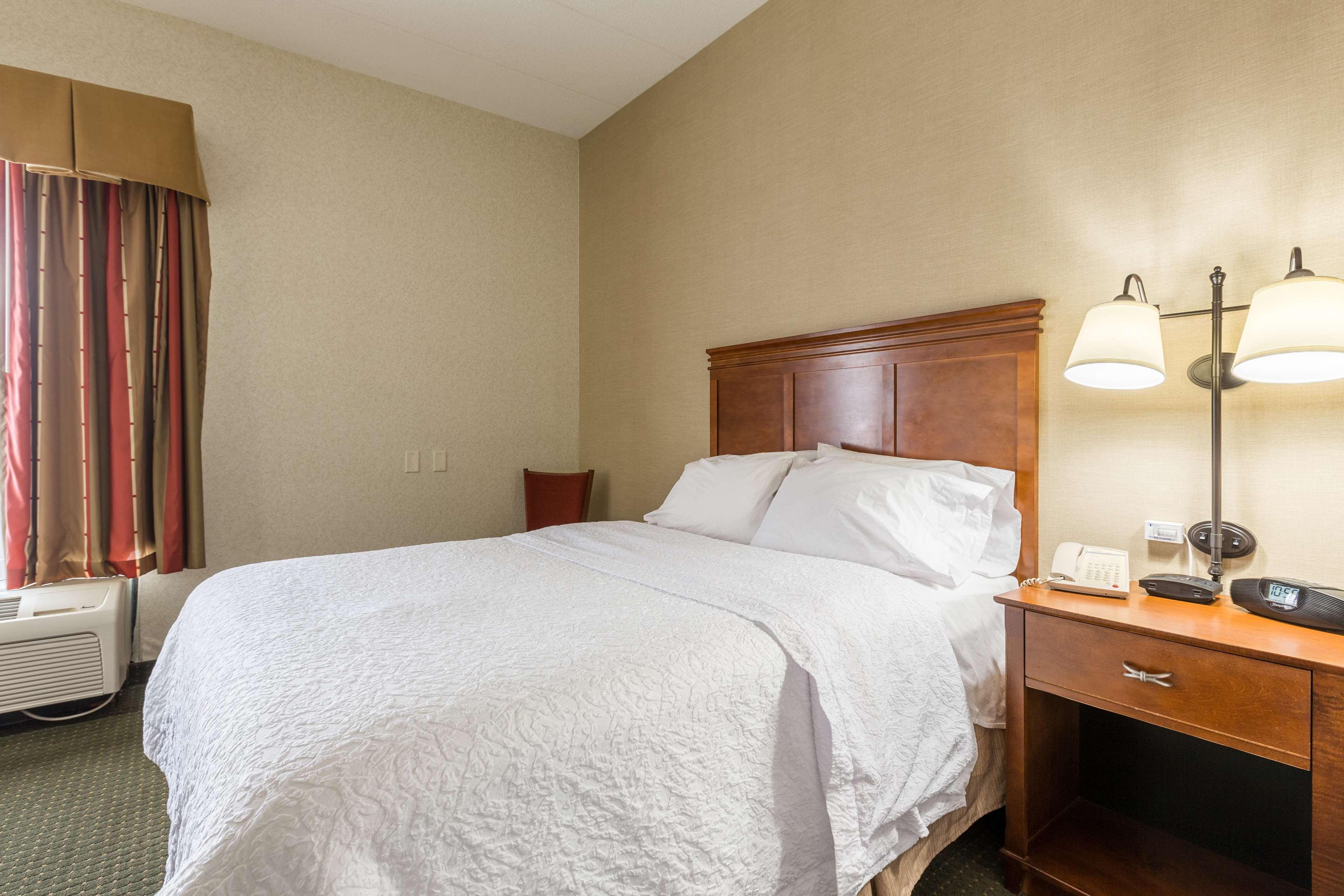 Hampton Inn Sidney Exteriör bild