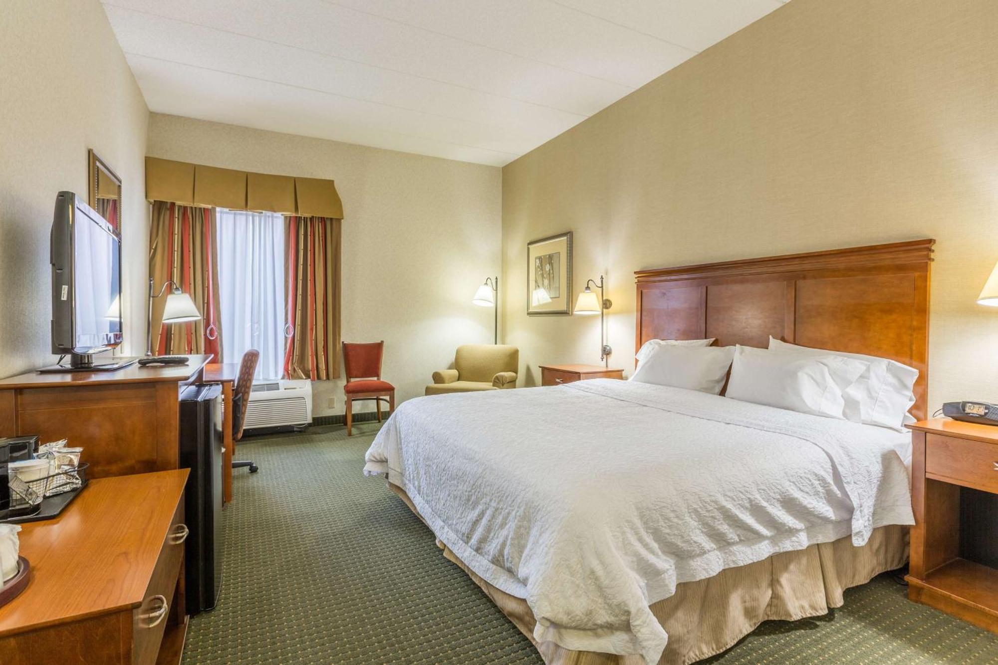 Hampton Inn Sidney Exteriör bild