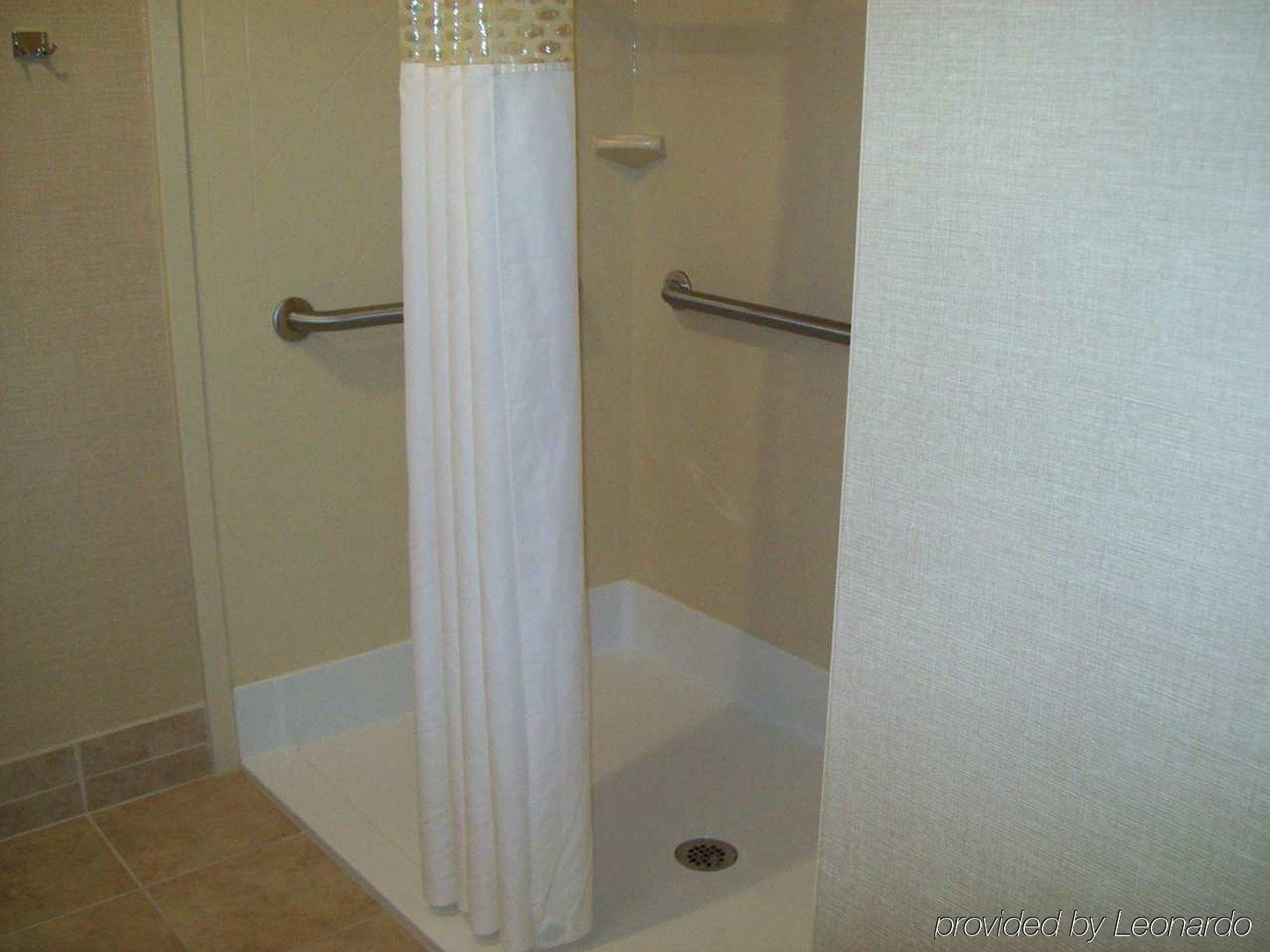 Hampton Inn Sidney Rum bild