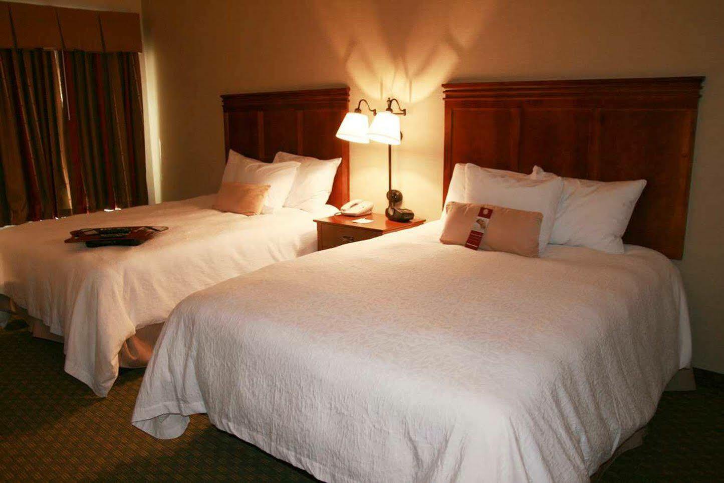 Hampton Inn Sidney Exteriör bild